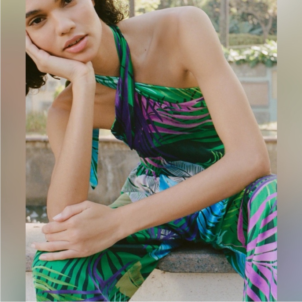 NWT Zara Vibrant tropical Leaf Print halter Jumpsuit - M - Picture 3 of 6